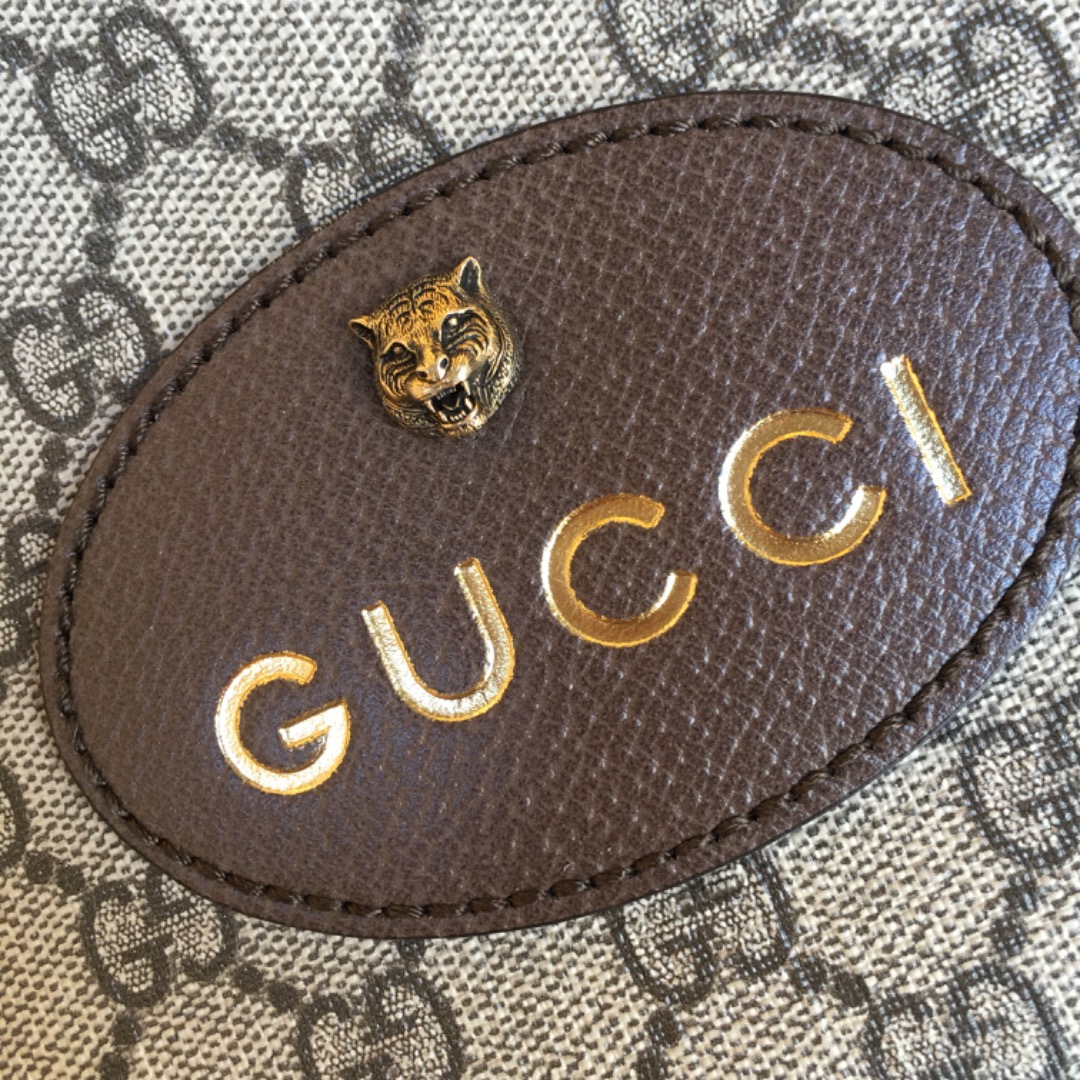 所属品牌产品简介:新到全新 gucci 虎头相机包 24×15 店铺断货款