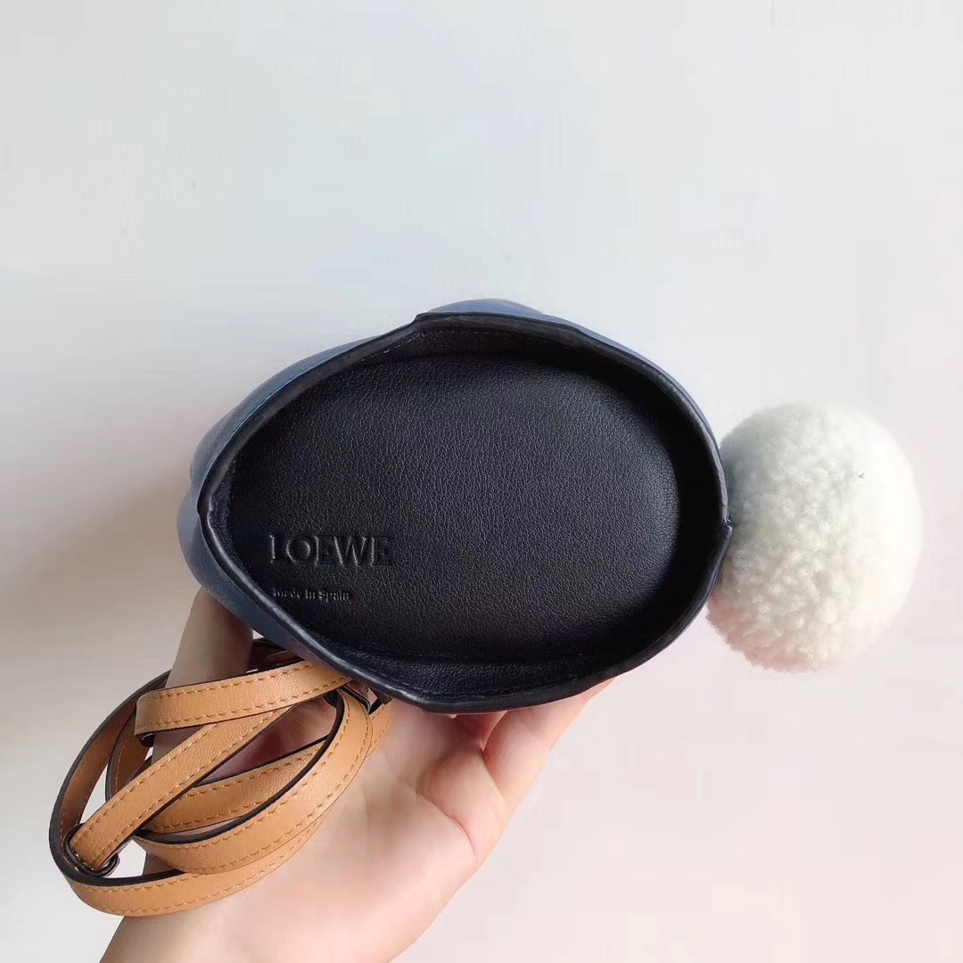 loewe罗意威水蓝色小兔包