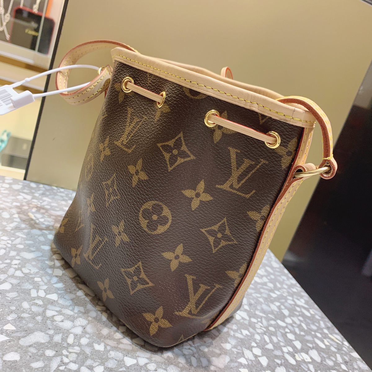 98新lv路易威登老花nano水桶包