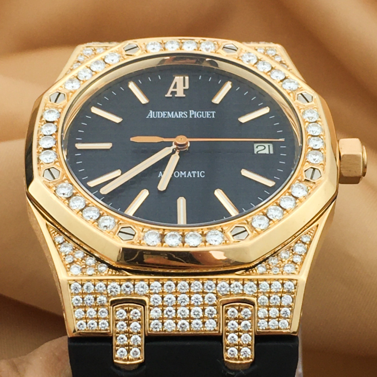 爱彼皇家橡树系列15300orood002cr01外壳后加满钻