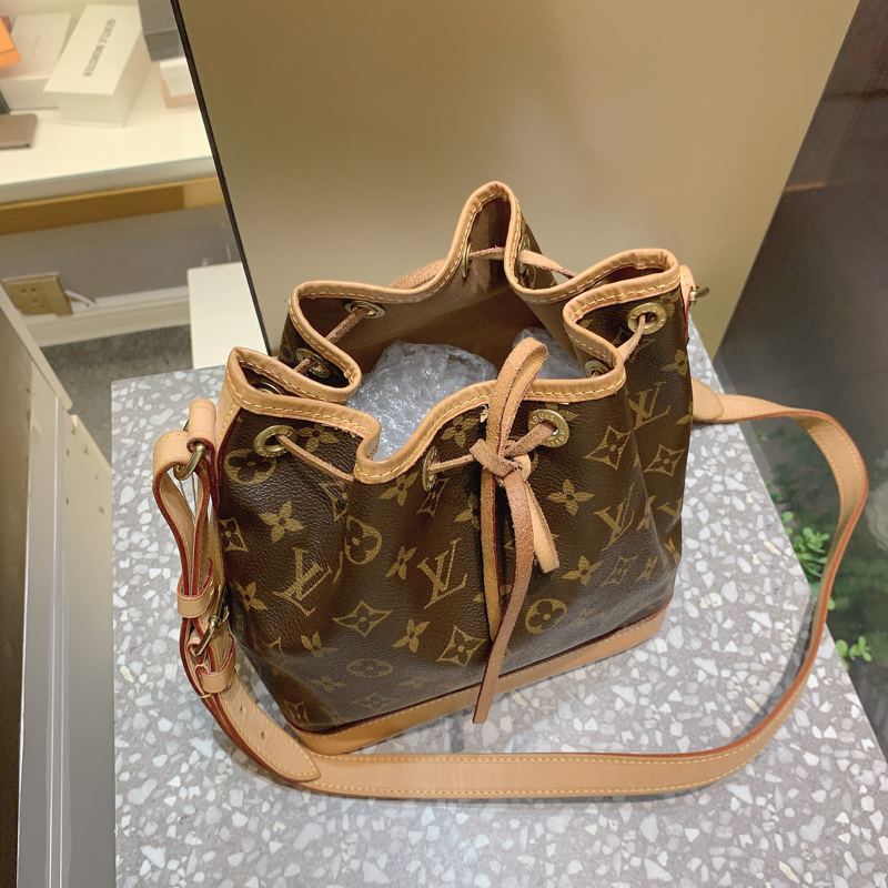 9成新 lv路易威登noe 经典bb老花水桶包